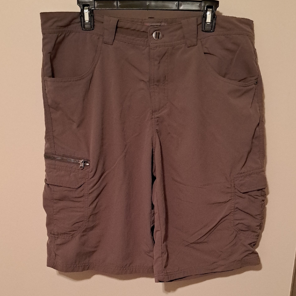 Merrell Brown Hiking Cargo Shorts.   Size 36